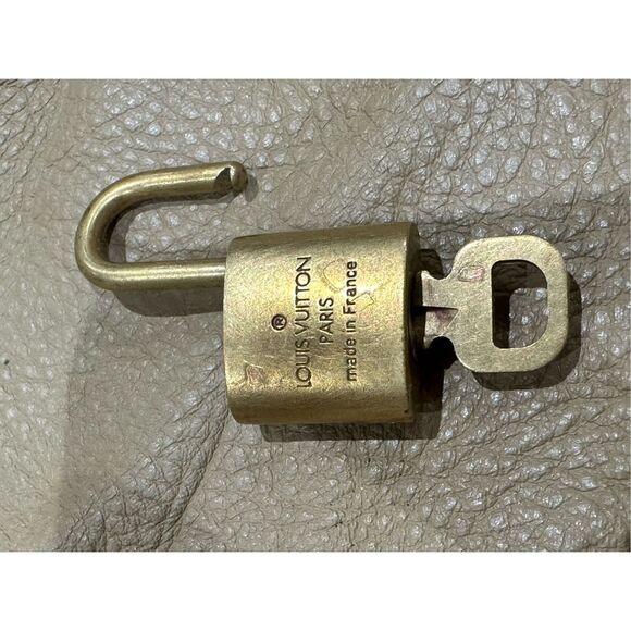 Louis Vuitton Vintage Brass PadLock & Key Lock & Key Authentic #300 - Picture 2 of 4